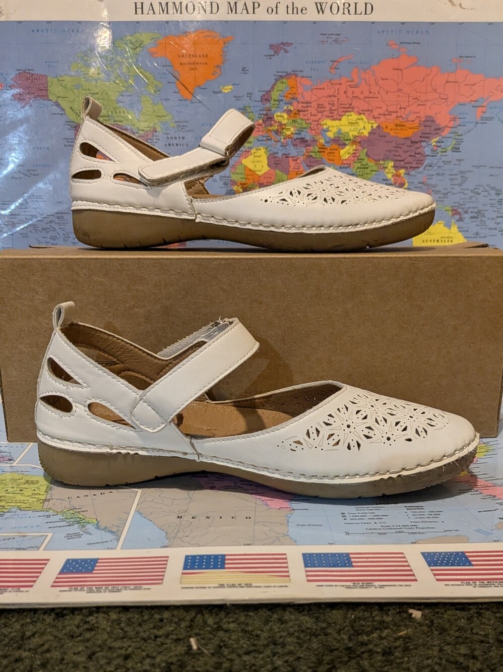 Women’s Mary Jane Comfort Flats